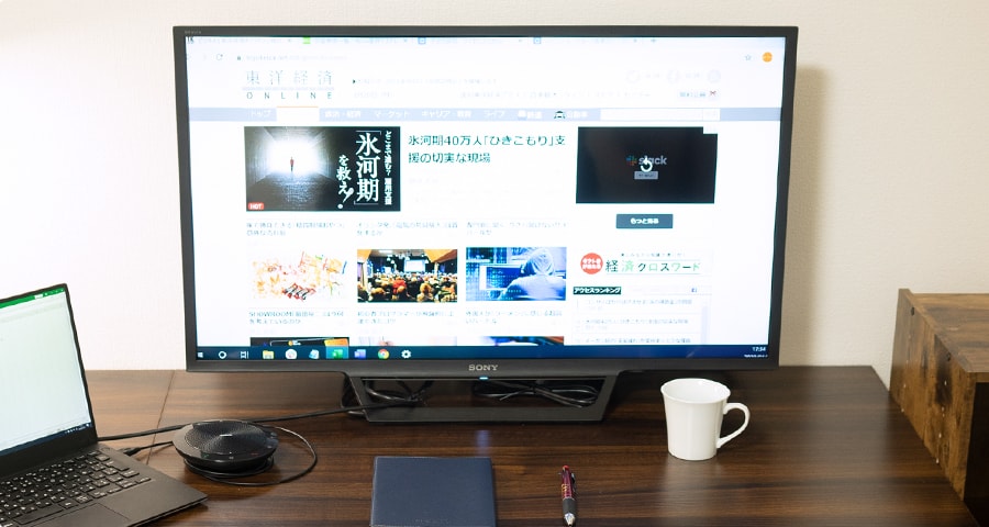 モニタにもなる32型テレビ