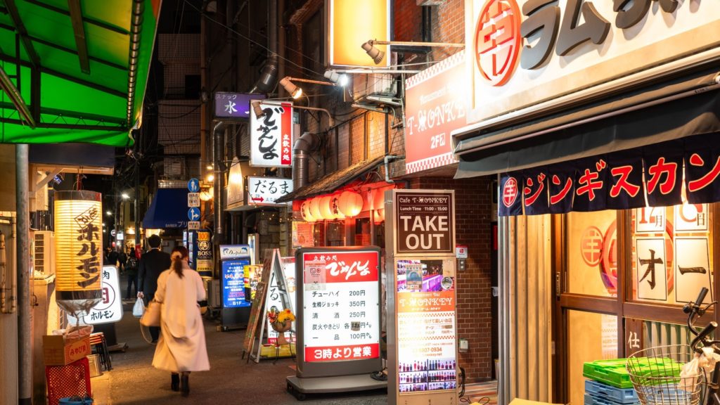 夜の亀戸の飲み屋街