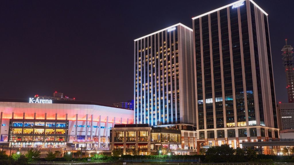 Kアリーナ横浜を海から眺める