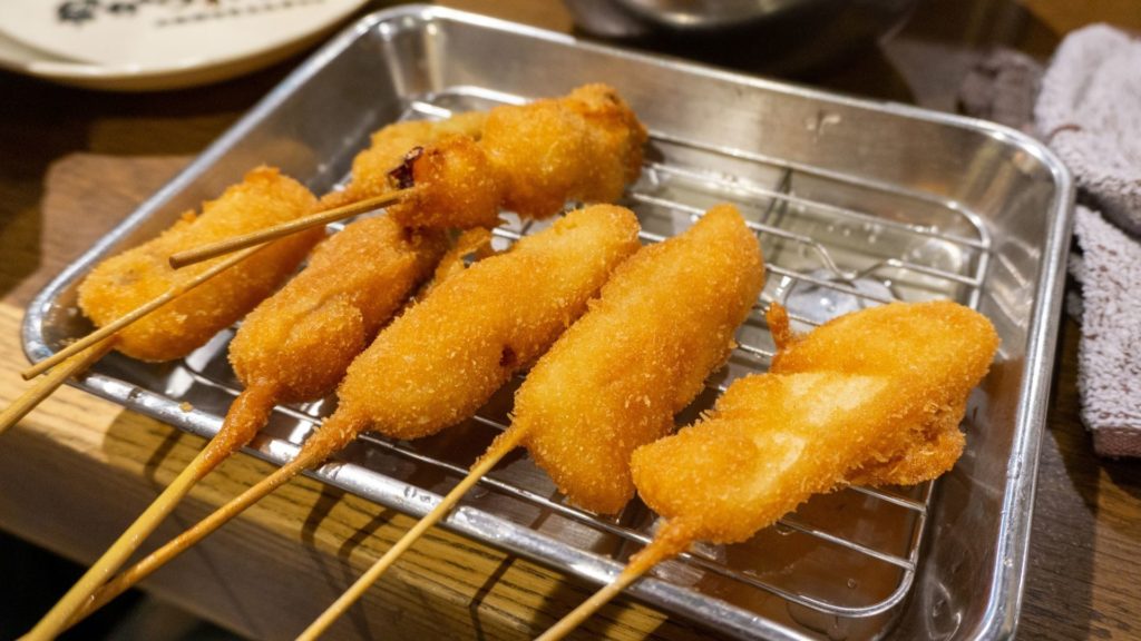 揚げたての串カツ