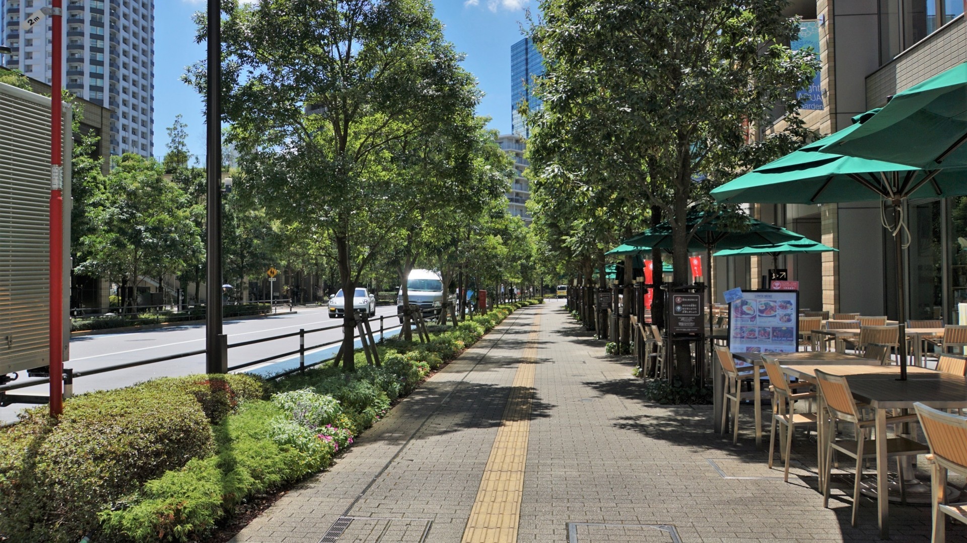 大崎駅近くの歩道