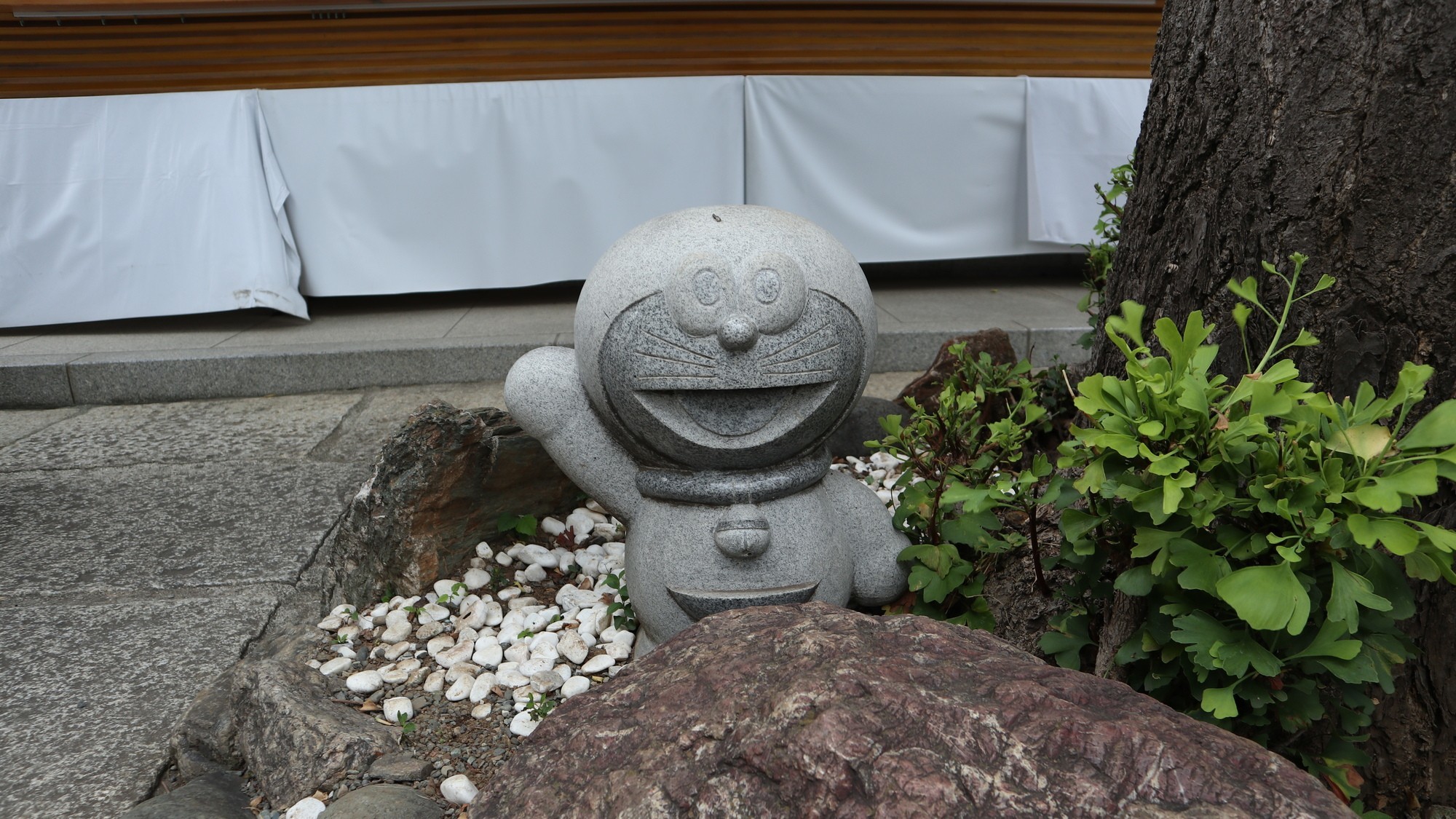 居木神社にあるドラえもんの置物