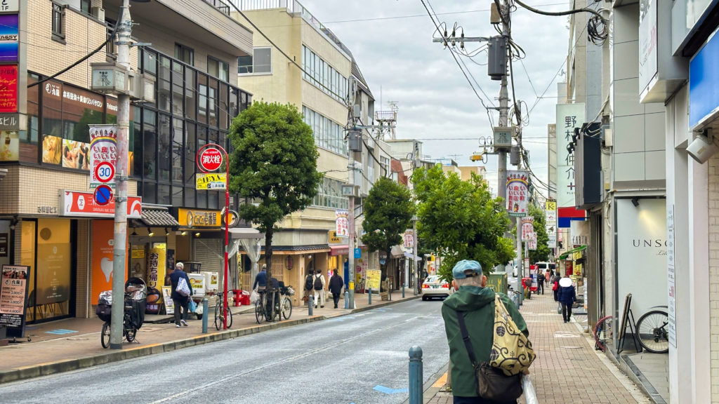 三軒茶屋-茶沢通りの昼