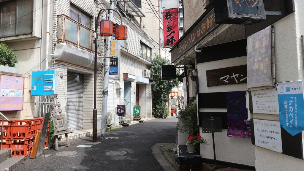 東中野ムーンロード内の様子