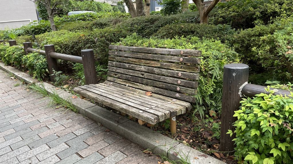 神田上水公園のベンチ