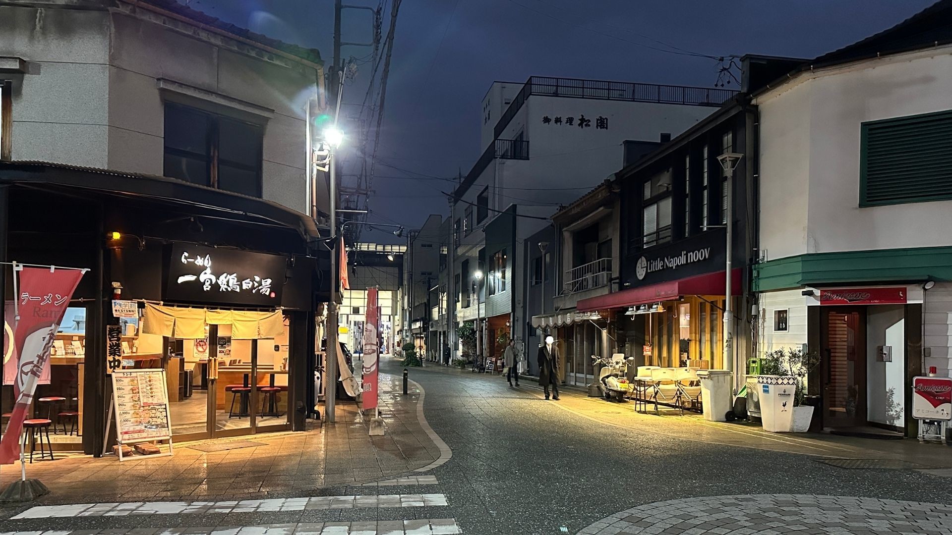 一宮駅東口の夜の様子
