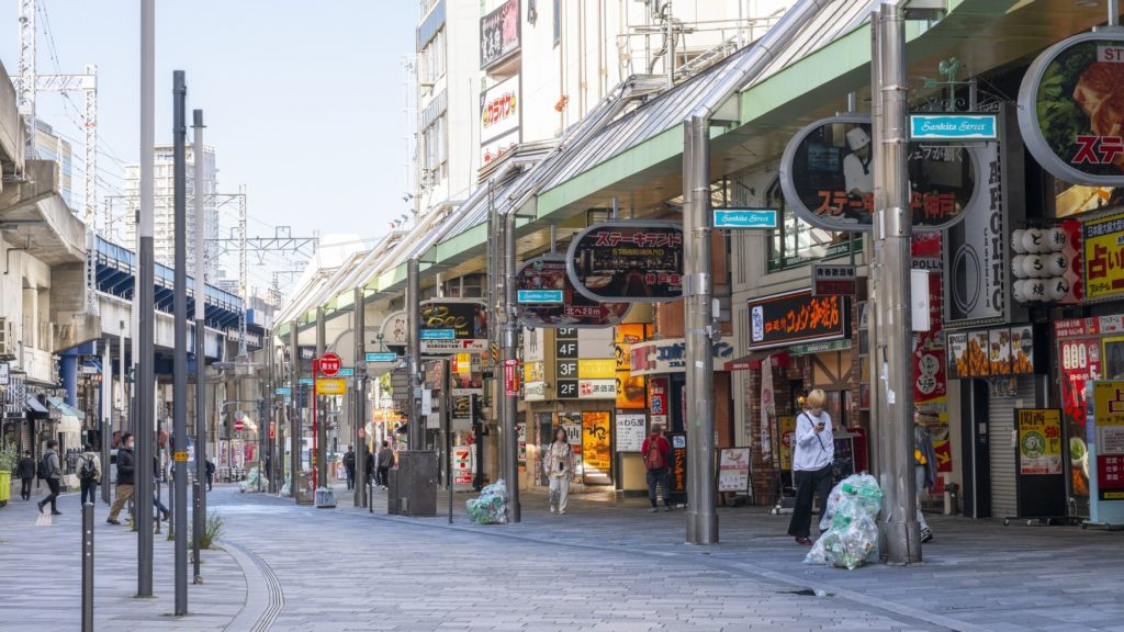 三宮駅周辺の商店街の様子
