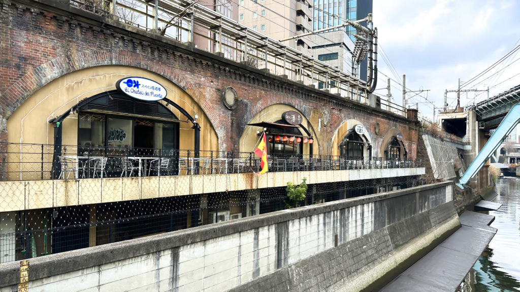 マーチエキュート内に軒を連ねる飲食店