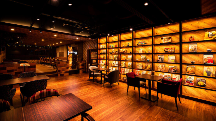 RAKU SPA 1010 神田のダイニングスペース