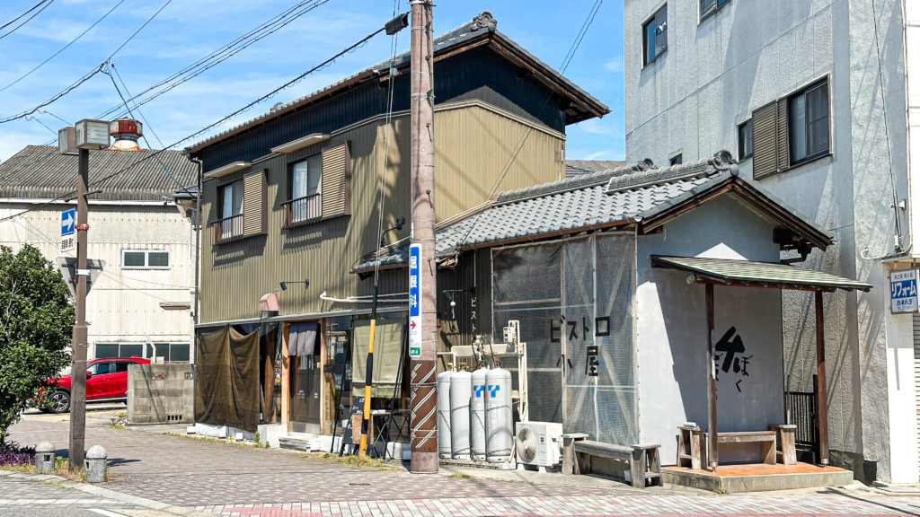 ぼくとビストロの外観