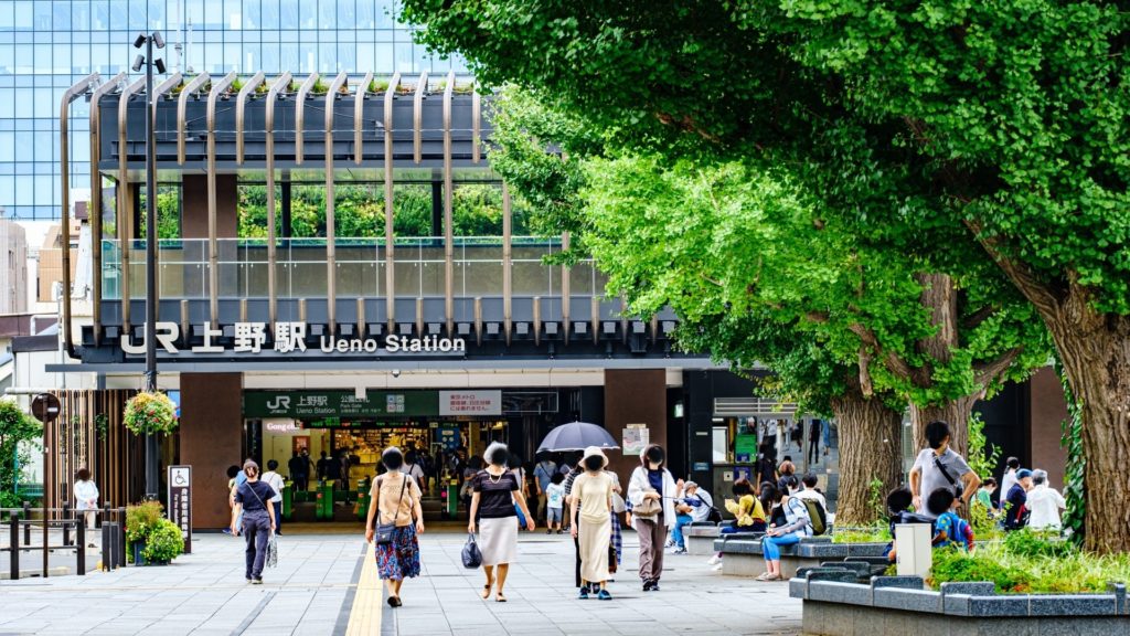 上野駅 公園改札口の様子